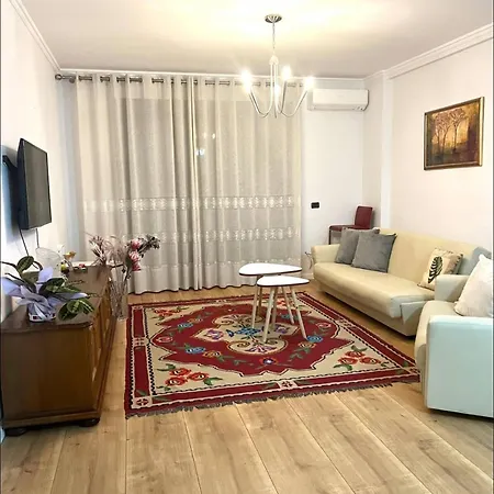 Mbyllur * Tirana